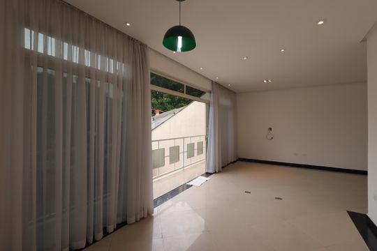 Casa à venda com 3 quartos, 300m² em Vila Curuçá, Santo André