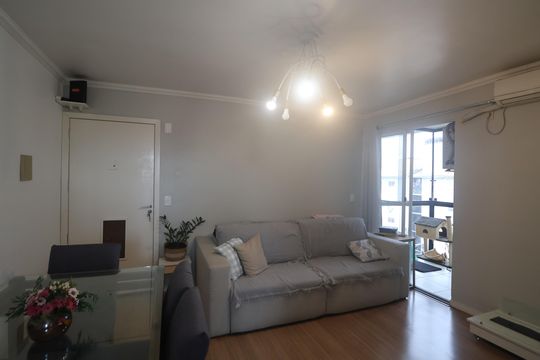 Sala de apartamento à venda com 2 quartos, 56m² em Igara, Canoas