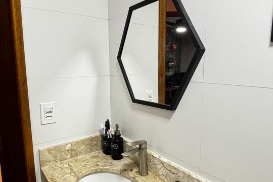Banheiro de apartamento à venda com 2 quartos, 82m² em Campestre, Santo André