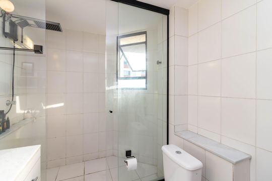Banheiro da Suíte de apartamento para alugar com 1 quarto, 64m² em Casa Verde, São Paulo