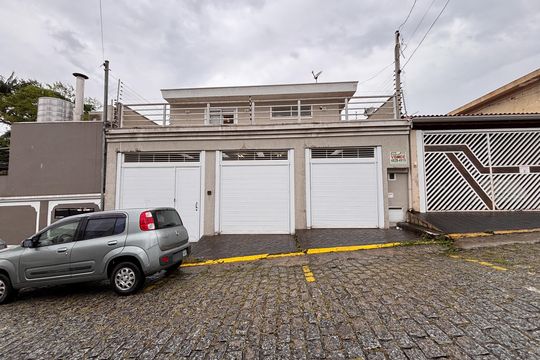 Fachada  de casa à venda com 4 quartos, 277m² em Centro Alto, Ribeirão Pires