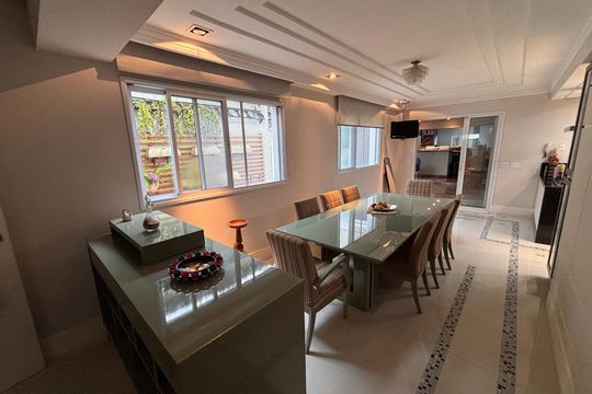 Sala de jantar  de casa à venda com 4 quartos, 277m² em Centro Alto, Ribeirão Pires