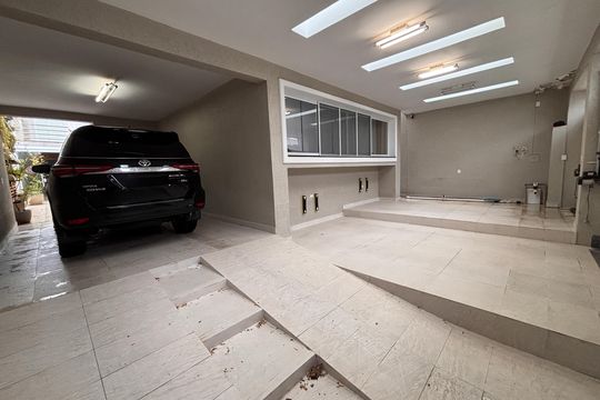 Garagem de casa à venda com 4 quartos, 277m² em Centro Alto, Ribeirão Pires