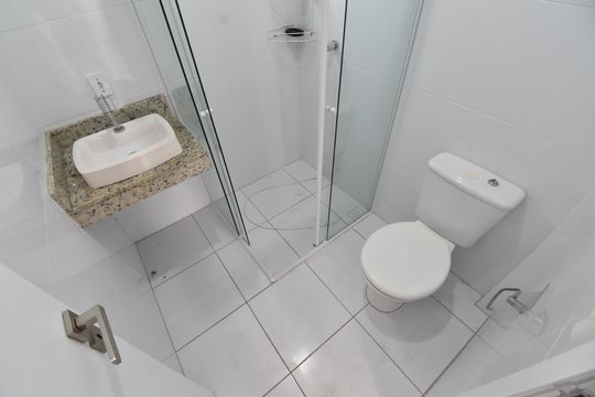 Banheiro 2 de apartamento para alugar com 3 quartos, 96m² em Fanny, Curitiba