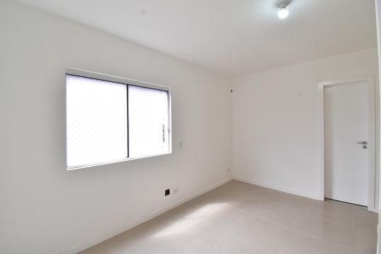 Suíte de apartamento para alugar com 3 quartos, 96m² em Fanny, Curitiba