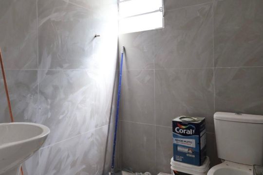 Banheiro de casa para alugar com 2 quartos, 80m² em Jardim Leonor, Campinas