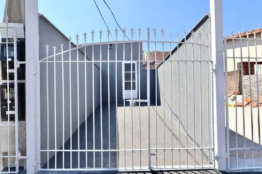 Fachada da casa de casa para alugar com 2 quartos, 80m² em Jardim Leonor, Campinas