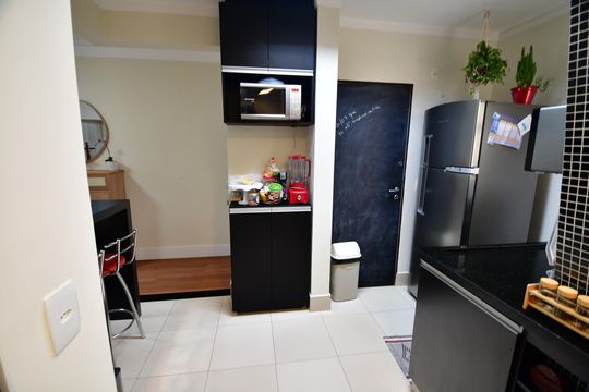 Cozinha de apartamento à venda com 2 quartos, 73m² em Centro, Campinas