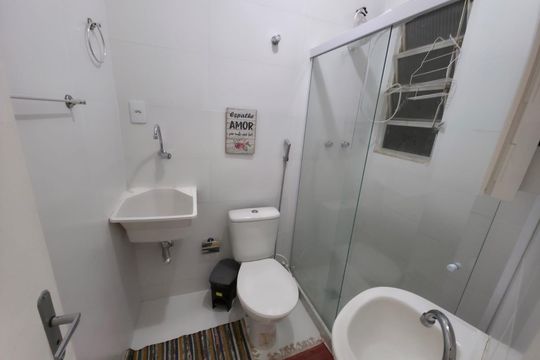 Banheiro de kitnet/studio à venda com 1 quarto, 22m² em Centro, Rio de Janeiro