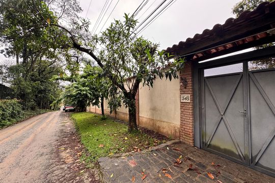 Fachada de casa de condomínio para alugar com 3 quartos, 250m² em Jardim Colibri, Cotia