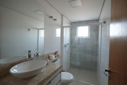 Banheiro Social de apartamento à venda com 3 quartos, 80m² em Campestre, Santo André