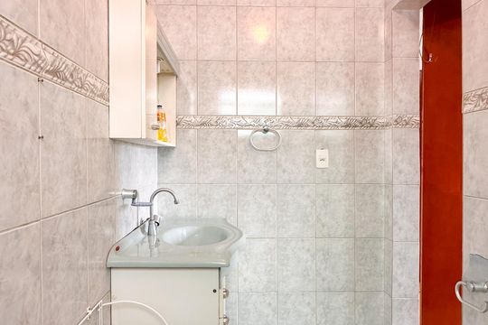 Banheiro Social de casa para alugar com 2 quartos, 153m² em Nova Petrópolis, São Bernardo do Campo