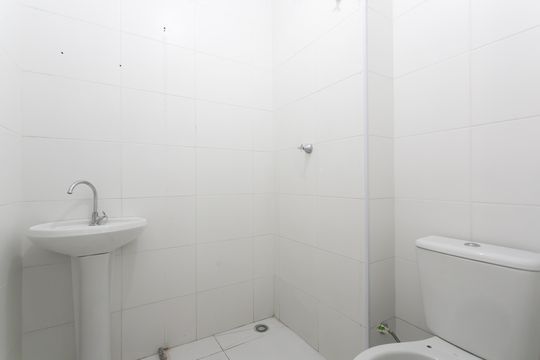 Banheiro  de apartamento à venda com 2 quartos, 36m² em Colônia (zona Leste), São Paulo