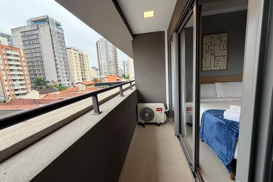 Varanda de kitnet/studio para alugar com 1 quarto, 25m² em Santo Amaro, São Paulo