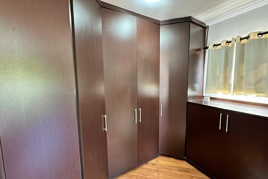 Suite 1 armarios de casa de condomínio para alugar com 4 quartos, 300m² em Jardim Lina, Cotia