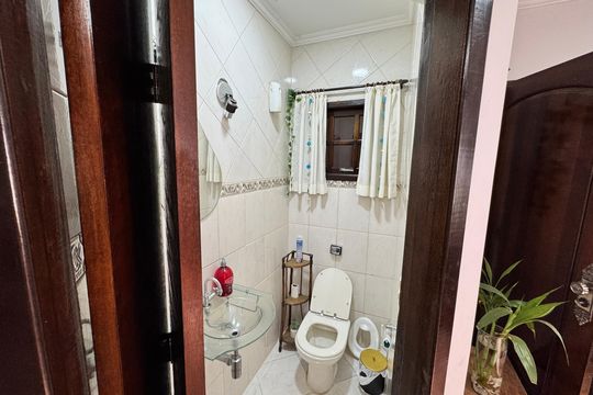 Lavabo de casa de condomínio para alugar com 4 quartos, 300m² em Jardim Lina, Cotia