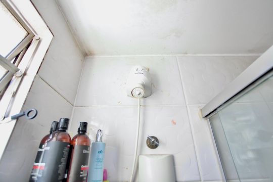 Banheiro Social de apartamento à venda com 2 quartos, 45m² em Bernardo Monteiro, Contagem