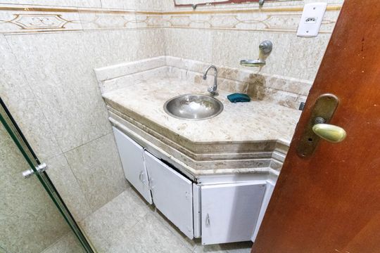 Banheiro de casa à venda com 2 quartos, 115m² em Campo Grande, Rio de Janeiro