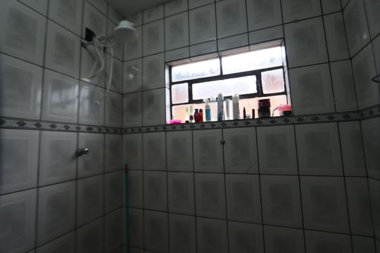 Banheiro- Casa 1 de casa à venda com 8 quartos, 125m² em Vila Ester, São Paulo