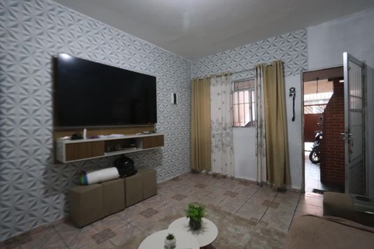 Casa à venda com 8 quartos, 125m² em Vila Ester, São Paulo