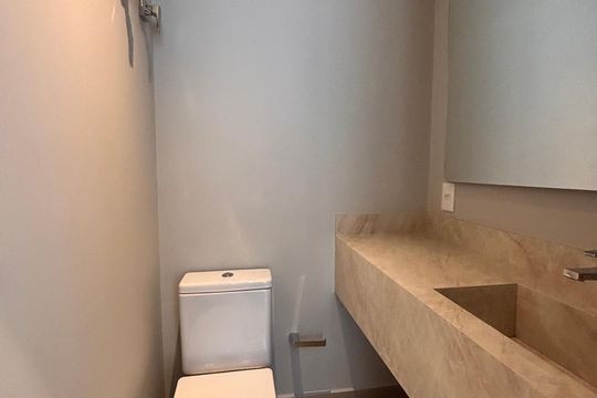 Lavabo de apartamento para alugar com 1 quarto, 74m² em Itaim Bibi, São Paulo