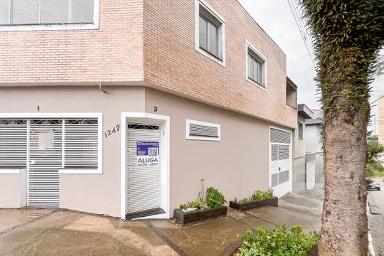 Fachada + plaquinha de casa para alugar com 3 quartos, 144m² em Barcelona, São Caetano do Sul