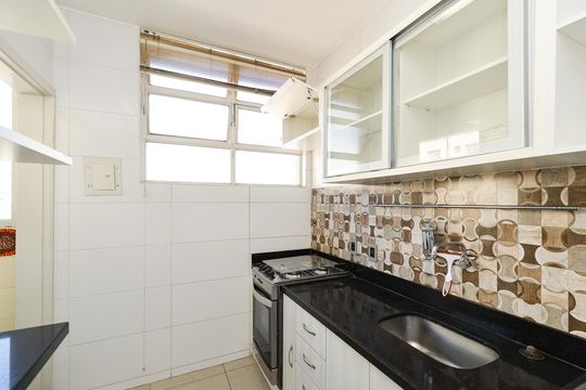 Cozinha de apartamento para alugar com 3 quartos, 80m² em Lourdes, Belo Horizonte