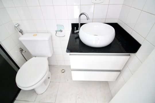 Banheiro de apartamento para alugar com 2 quartos, 25m² em Jardim Lourdes, Ferraz de Vasconcelos