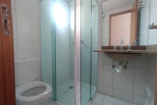 Banheiro de apartamento à venda com 3 quartos, 60m² em Jardim das Maravilhas, Santo André