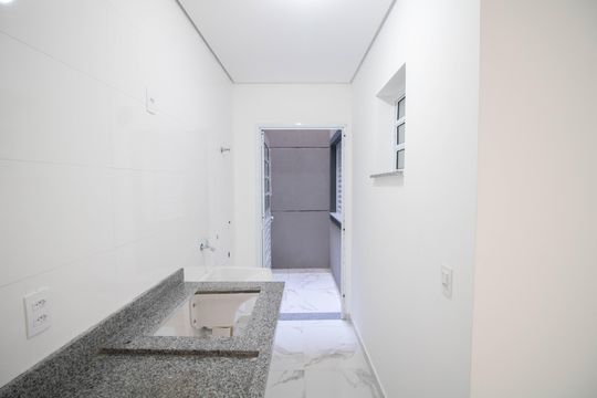 Cozinha e área de serviço de apartamento para alugar com 2 quartos, 40m² em Santana, São Paulo