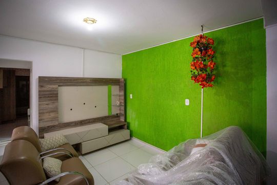 Casa à venda com 3 quartos, 100m² em Taboão, Diadema