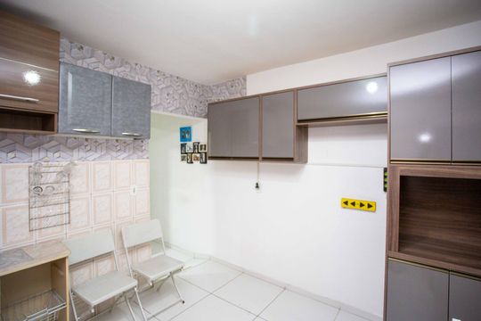 Cozinha de casa à venda com 3 quartos, 100m² em Taboão, Diadema