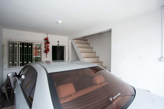 Garagem de casa à venda com 3 quartos, 100m² em Taboão, Diadema