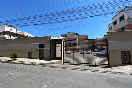 Placa Instalada no portão da garagem tamanho grande com o código OHGN-67, no dia 04-09-2026 de apartamento à venda com 4 quartos, 98m² em Santa Cruz Industrial, Contagem