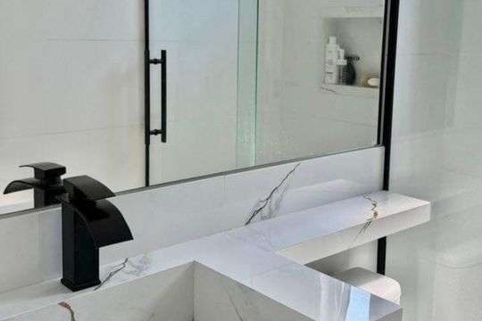 Banheiro de apartamento à venda com 2 quartos, 65m² em Fonte Grande, Contagem