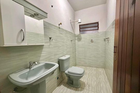 Banheiro de casa para alugar com 3 quartos, 1000m² em Bom Sossego, Ribeirão das Neves