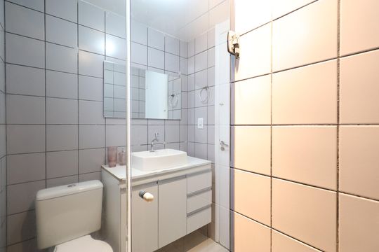 Banheiro Social  de apartamento para alugar com 4 quartos, 132m² em Lapa, São Paulo