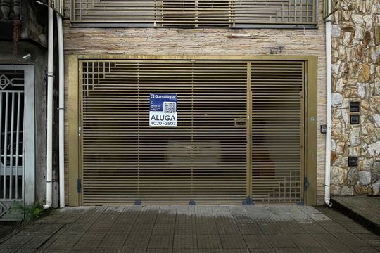 Fachada+Placa de casa para alugar com 2 quartos, 50m² em Engenheiro Goulart, São Paulo