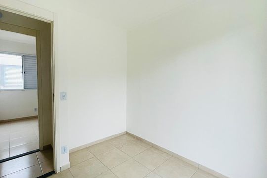 Quarto 2 de casa de condomínio para alugar com 2 quartos, 61m² em Jardim Sandra, Cotia