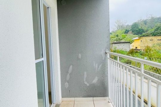 Varanda da sala de casa de condomínio para alugar com 2 quartos, 61m² em Jardim Sandra, Cotia