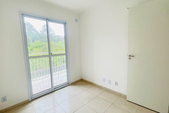 Casa de Condomínio para alugar com 2 quartos, 61m² em Jardim Sandra, Cotia