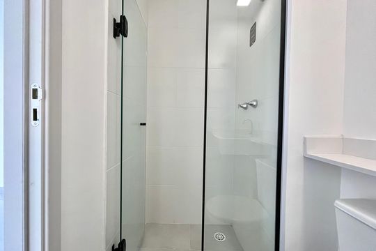 Banheiro de apartamento para alugar com 2 quartos, 38m² em Vila Paulista, São Paulo