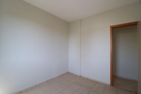 Quarto 1 de apartamento para alugar com 3 quartos, 90m² em Tabajaras, Uberlândia
