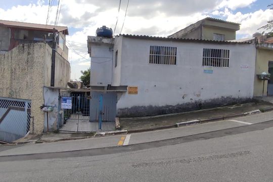 Fachada de casa à venda com 1 quarto, 250m² em Centro, Diadema