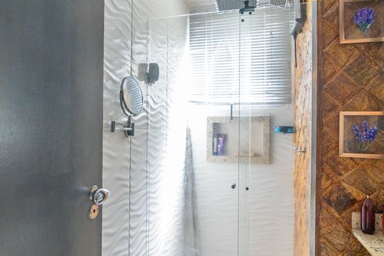 Banheiro de apartamento à venda com 2 quartos, 50m² em Padre Miguel, Rio de Janeiro