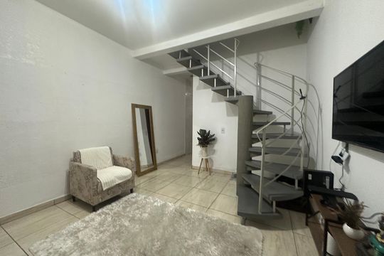 Casa à venda com 2 quartos, 134m² em Parque dos Camargos, Barueri