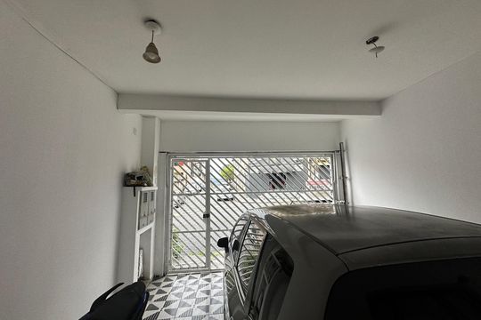 Garagem de casa à venda com 2 quartos, 134m² em Parque dos Camargos, Barueri