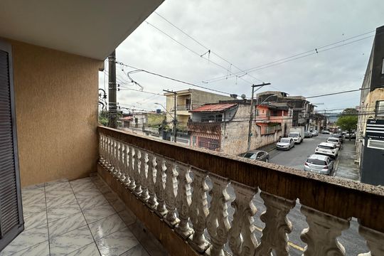 Varanda de casa à venda com 2 quartos, 134m² em Parque dos Camargos, Barueri
