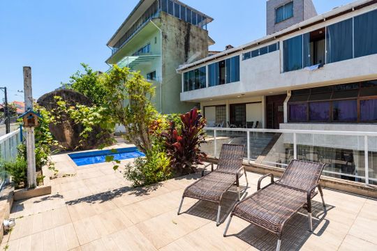 Área externa de casa para alugar com 5 quartos, 280m² em Abraão, Florianópolis