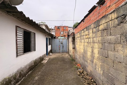 Garagem de casa à venda com 2 quartos, 410m² em Vila Curuçá, Santo André